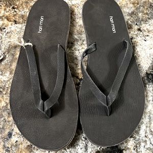 Hari Mari Women's Meadows Sandals Espresso / 9 NWT Flip Flops